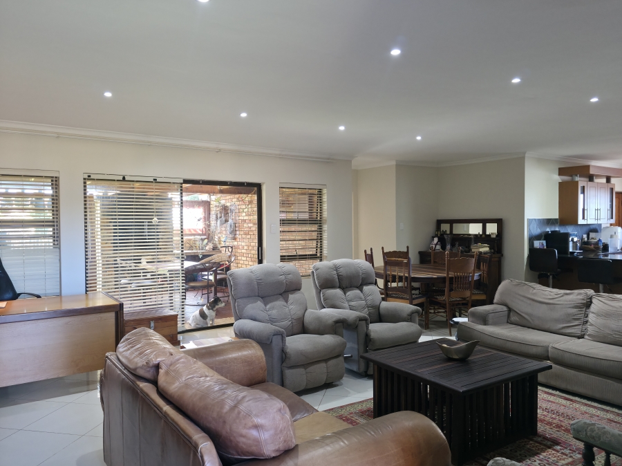 3 Bedroom Property for Sale in Wavecrest Eastern Cape